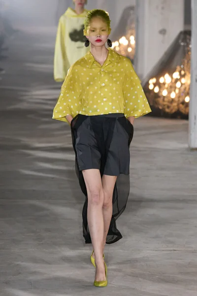Look 17